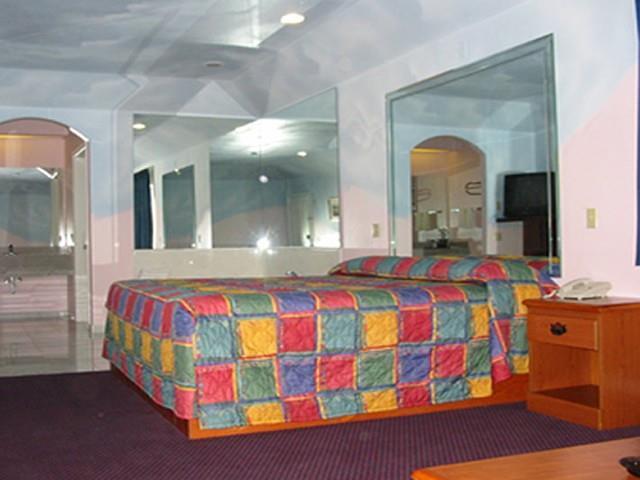 Travelers Inn And Suites Liberty Oda fotoğraf